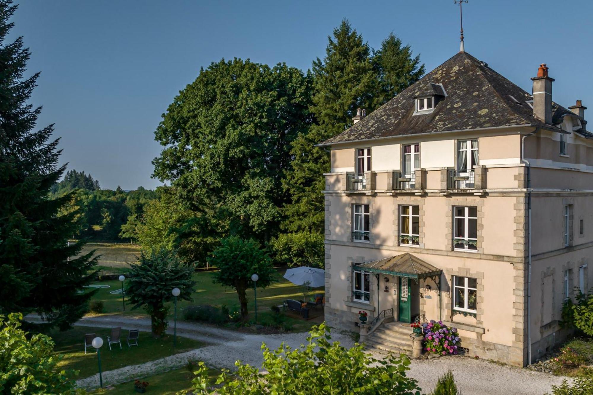 Готель Domaine De La Clauzure La Roche-Canillac Екстер'єр фото